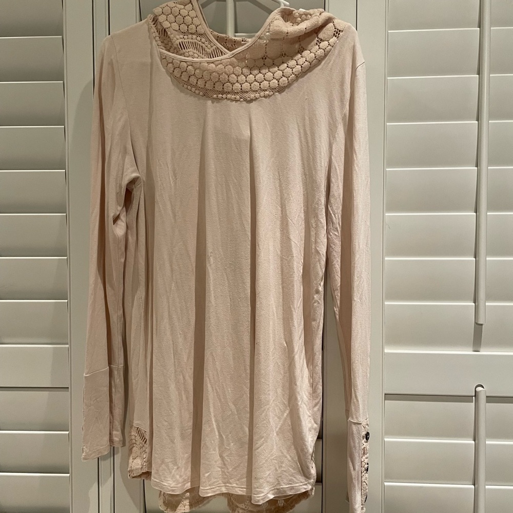 Women’s Maternity cream top with lace detail